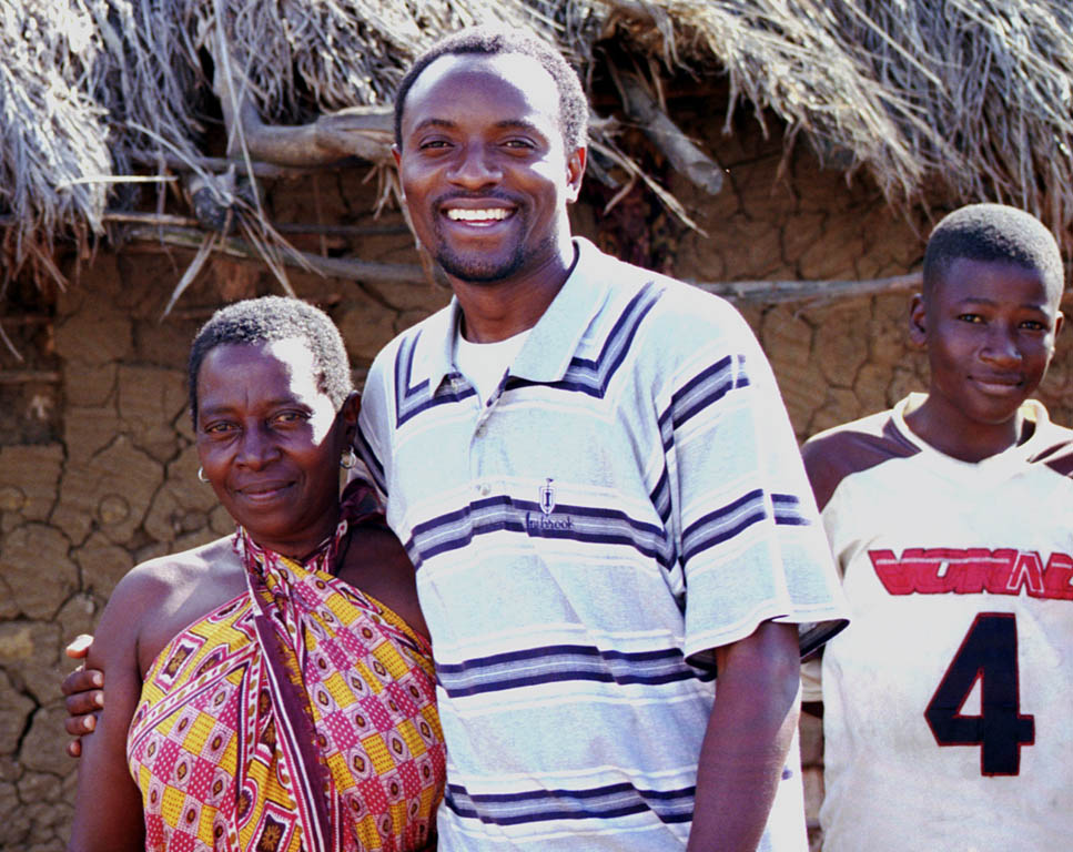 Hussein and one of his aunts. (Category:  Travel)