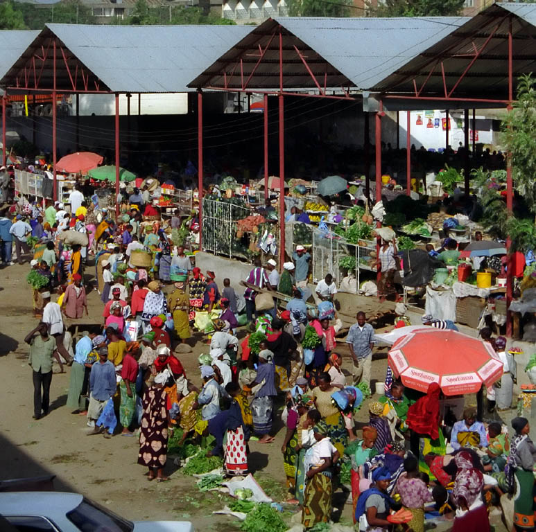 Arusha market. (Category:  Travel)