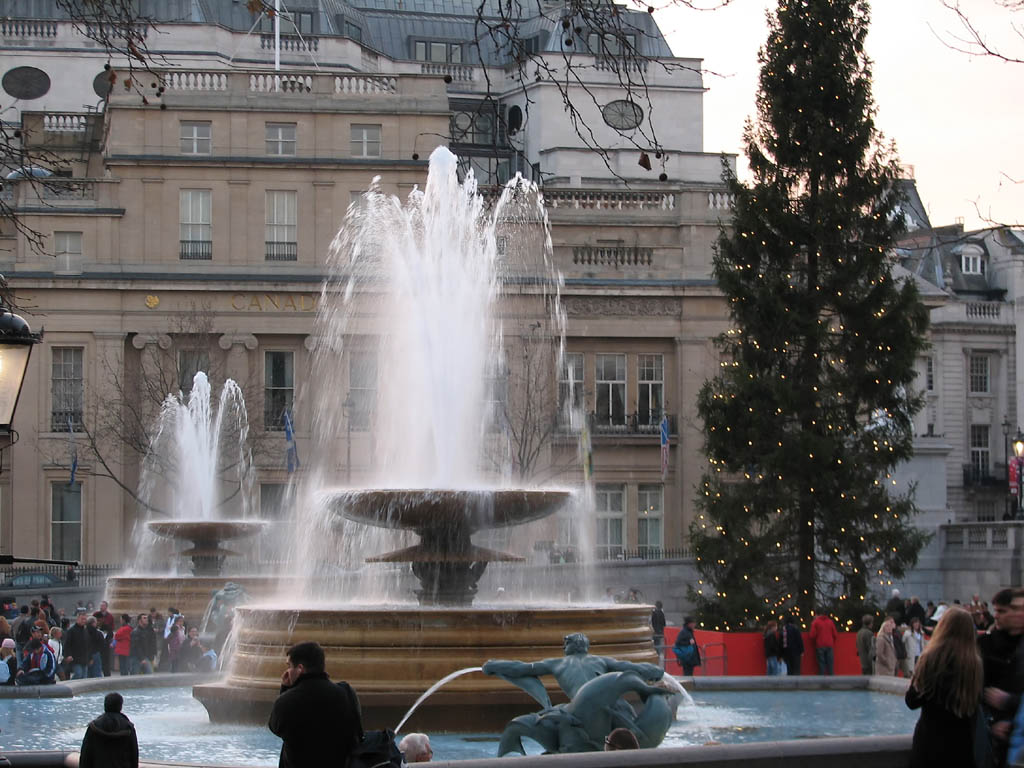 Trafalgar Square (Category:  Travel)