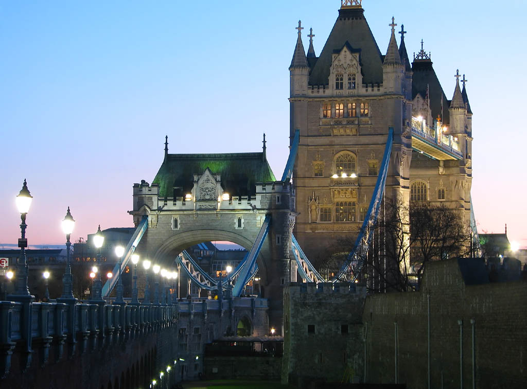 Tower Bridge (Category:  Travel)