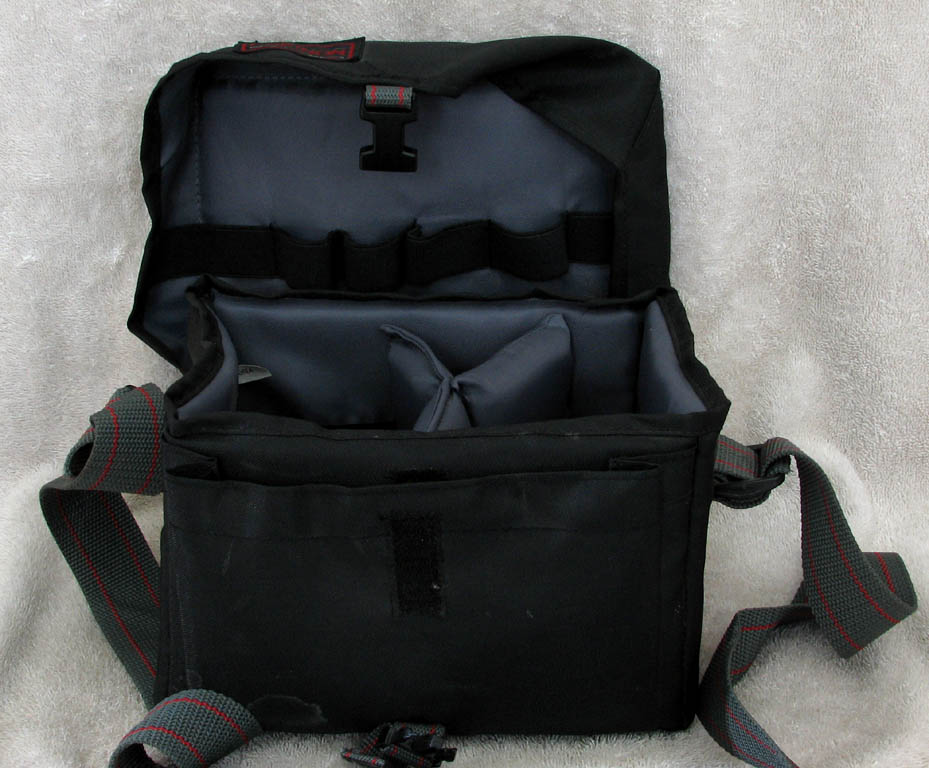 A camera bag I got for $1 at Salvation Army. (Category:  Photography)