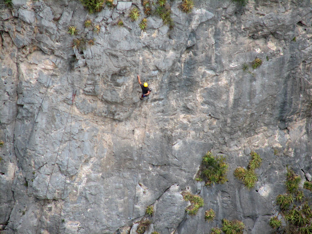 Aramy leading Muffin Man.  Shot from Space Boyz. (Category:  Rock Climbing)