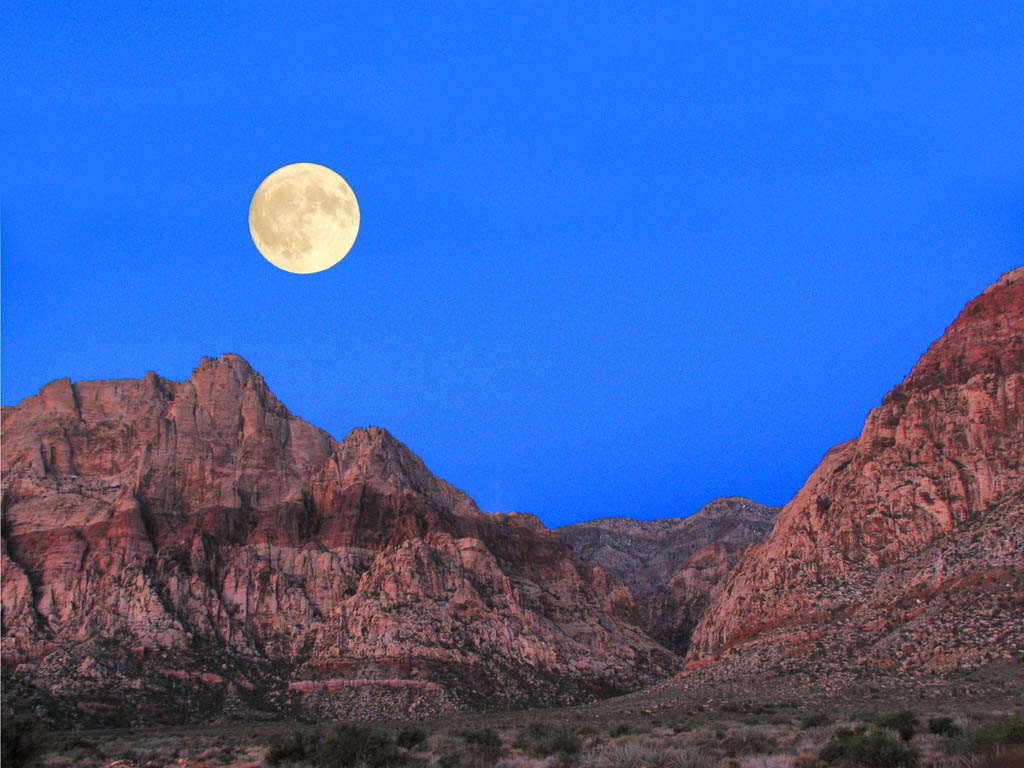 Full moon setting over Oak Creek Canyon early in the morning as Kristin and I start the hike to the base of Black Orpheus. (Category:  Rock Climbing)