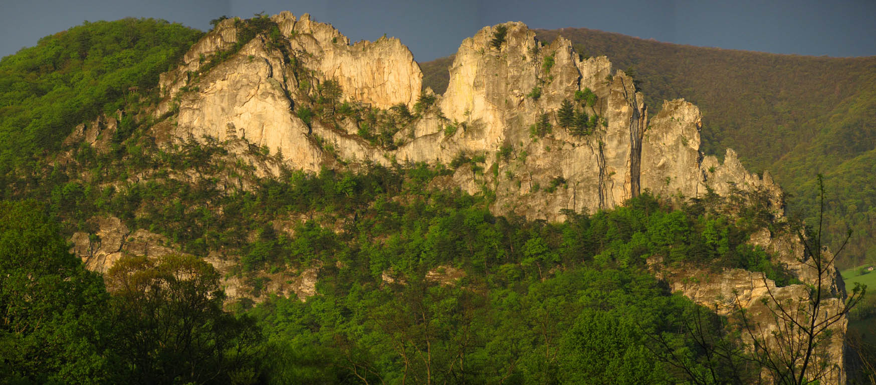 A very high resolution panorama of Seneca. (Category:  Rock Climbing)