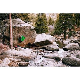 @agrphoto winds up on Free Range (V13), #bouldercanyon, #colorado. Fall here is spectacular! Photo by @joolyhart  Tag your photos #climbingmag to be featured on our feed! #climbing