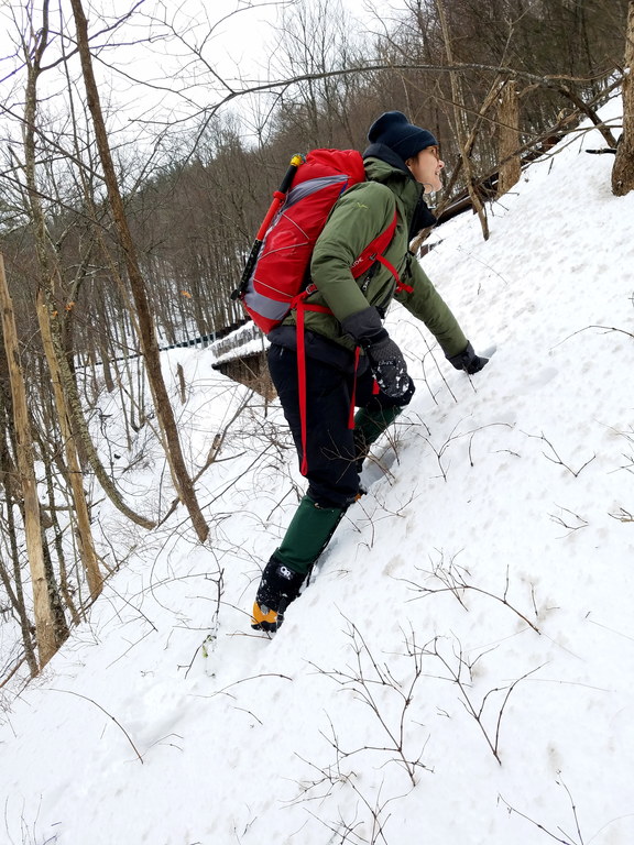 Roadside climbing (Category:  Ice Climbing)